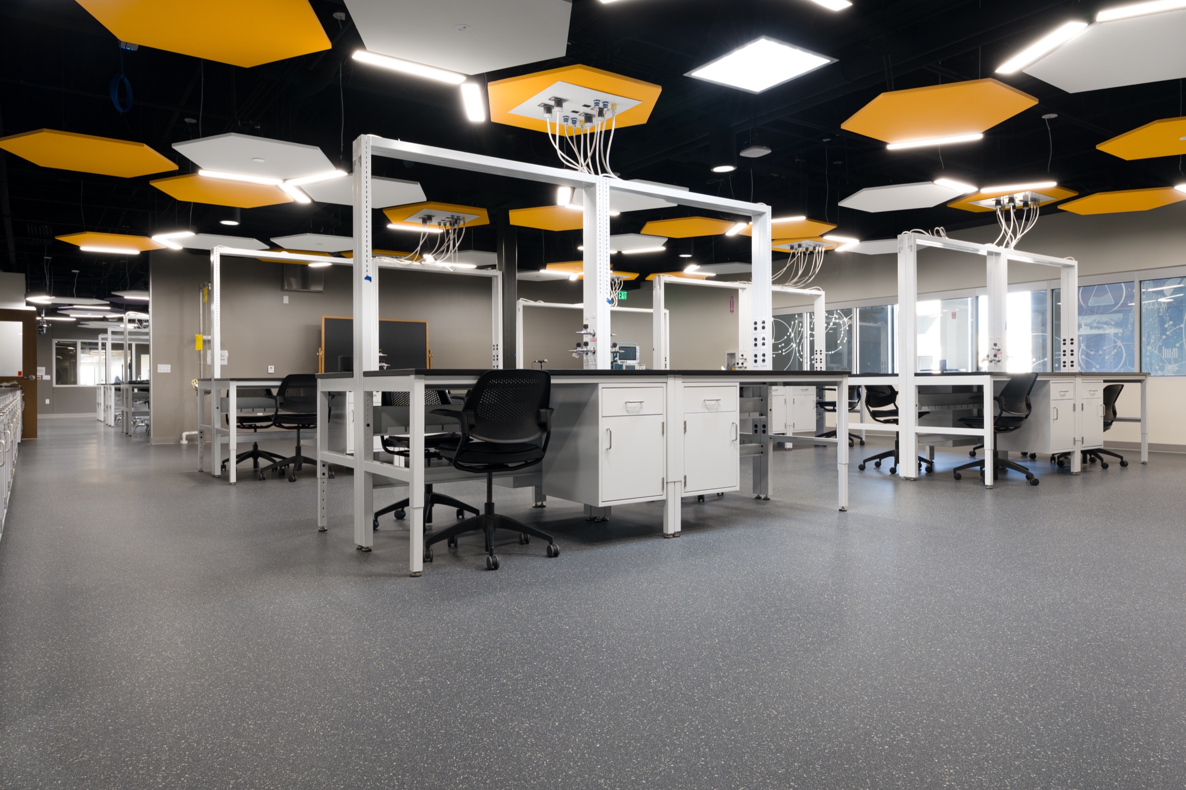 Sophros Nitria Flooring shown in a lab tech healthcare education environment. SF5006 Cassini
