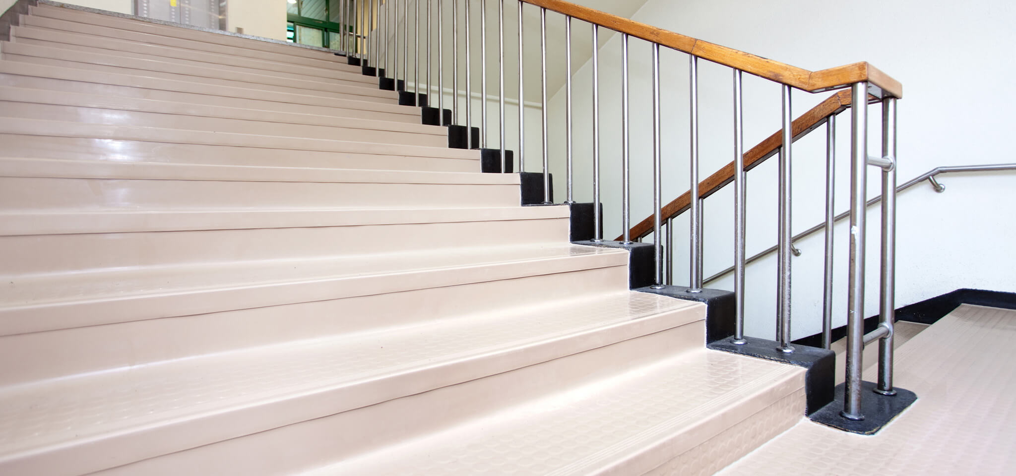 Stairwell Treads ZandurGrip. Core TR7003 Latte